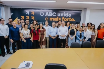 Presidente do Consórcio ABC reúne equipe para formalizar transição com sequência nos projetos