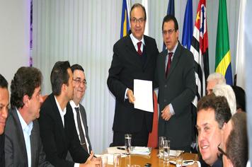 Fernando Grella anuncia parceria para projeto do Consórcio de portais de monitoramento de divisas