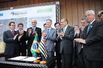 Prefeitos participam de lançamento de edital da Linha 18-Bronze do Metrô
