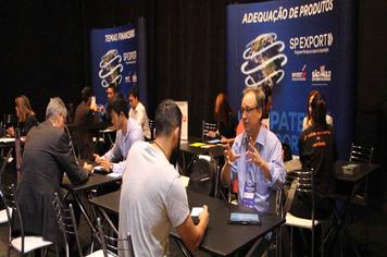 Empresários do Grande ABC recebem apoio técnico sobre comércio exterior no Poupatempo do Exportador