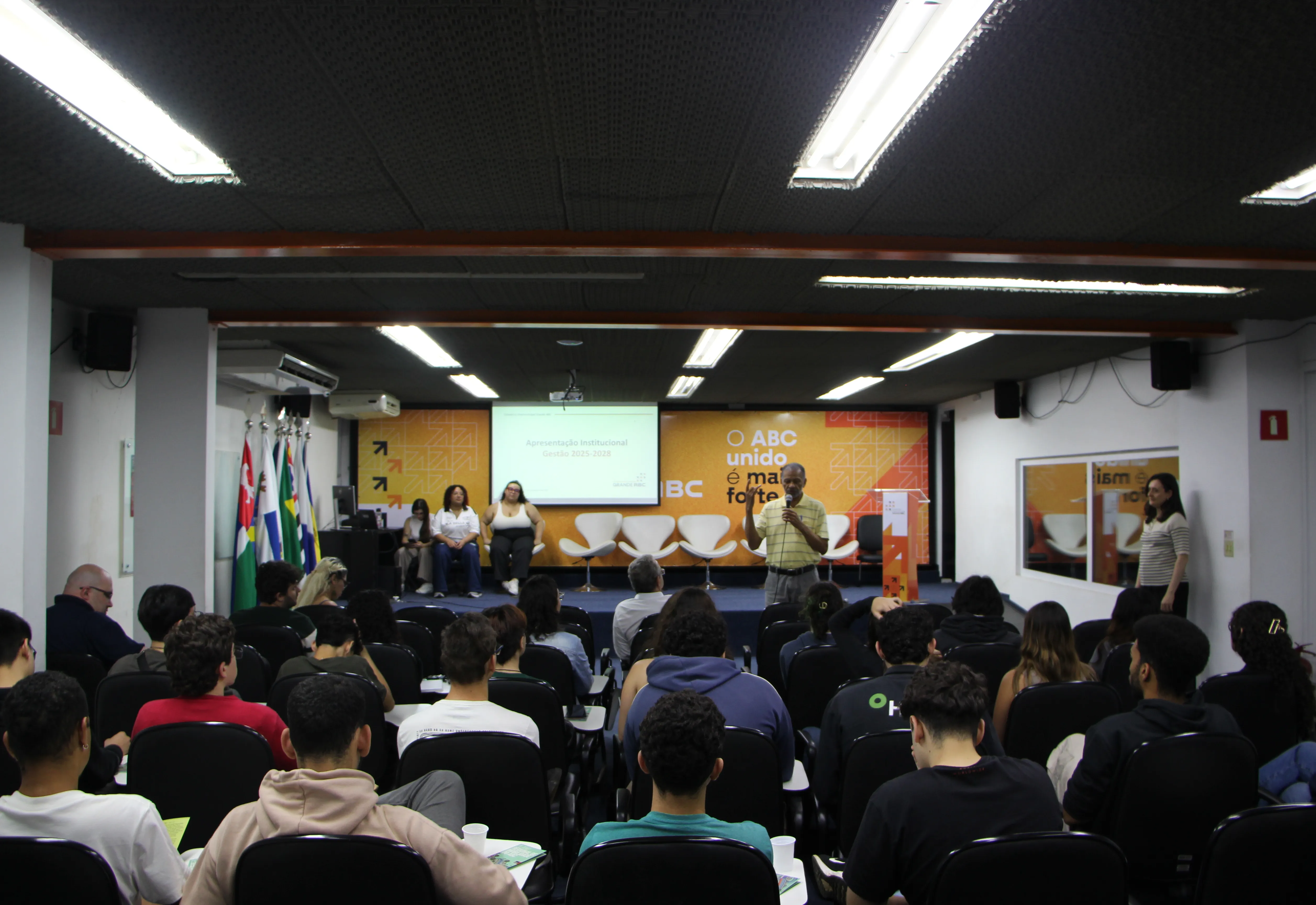 Consórcio ABC recebe alunos da USP e apresenta políticas públicas regionais