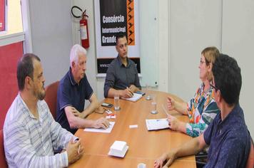 Consórcio ABC e Sindicato dos Bancários debatem nova estrutura da Caixa
