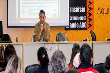 Consórcio ABC realiza palestra sobre políticas de habitação para população em situação de rua