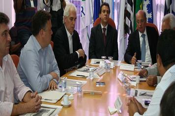 Secretário estadual de Saúde anuncia no Consórcio liberação de R$ 6 mi para PS do Hospital Nardini