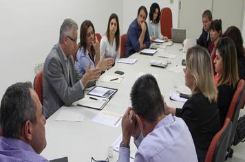 Consórcio discute propostas para  descentralização de medicamentos de alto custo