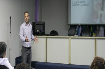 Palestra no Consórcio compartilha orientações sobre educação financeira