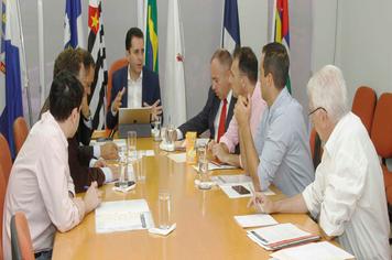 Consórcio une sete municípios novamente e apresenta pauta regional de combate às enchentes ao governo estadual