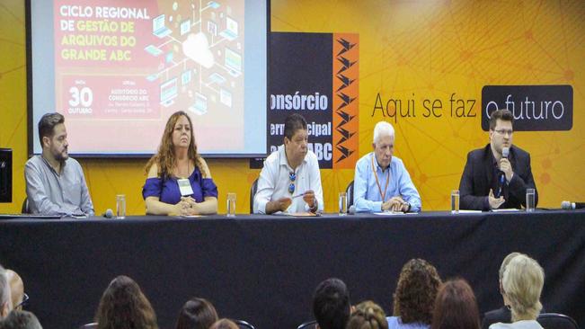Experiências e desafios da gestão documental são debatidos em evento no Consórcio ABC