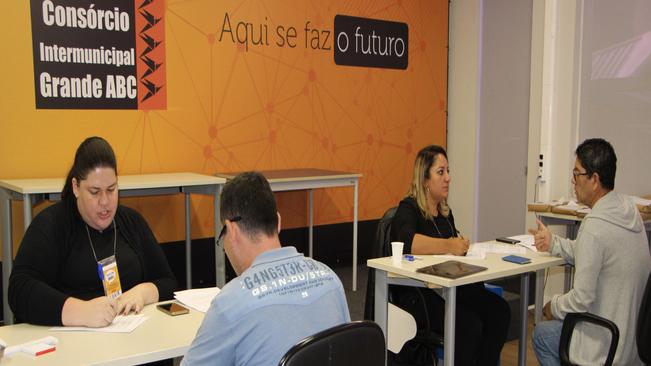 Consórcio sedia cadastramento de pessoas com deficiência para vagas de emprego