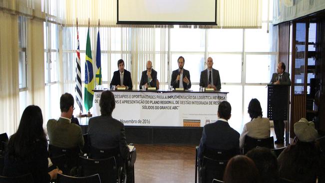 Gestão integrada de resíduos sólidos tem como referência modelos internacionais