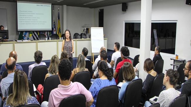 Consórcio promove primeira capacitação regional sobre política habitacional